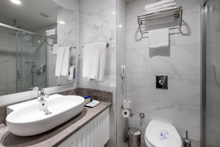 Bathroom 5, Long Beach Resort & Spa Deluxe - Ultra All Inclusive, Alanya