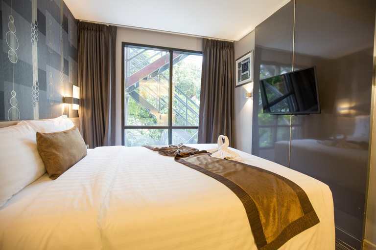 Bedroom 12