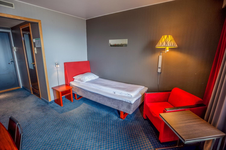 Bedroom 3, F2 Hotel, Harstad