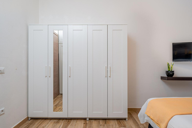 Others 3, DIMORE IN residenze asproni 24, Cagliari