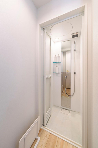 Bathroom 23