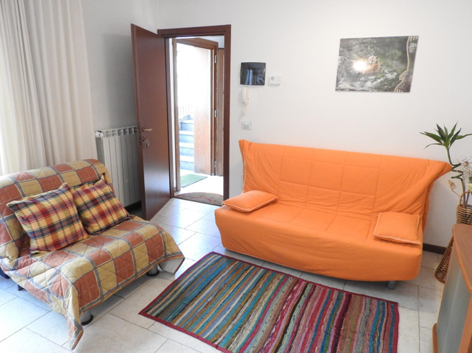 Others 4, Villa Alma, Sondrio