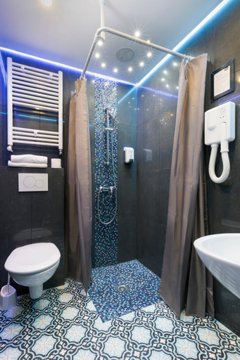 Bathroom 3, Grand Hotel Amelot, Paris