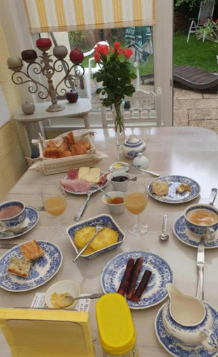 Others 3, La maison d`hotes de Constance, Sarthe