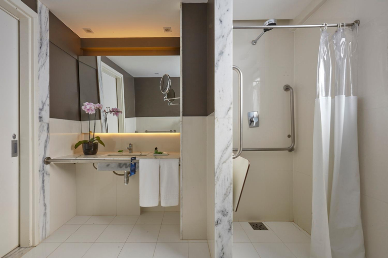 Bathroom 7