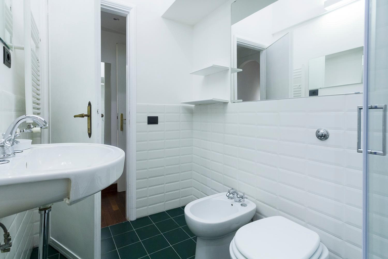 Bathroom 4, Palazzo Del Duca - Piazza Navona Guest House, Rome