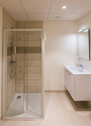 Bathroom 15