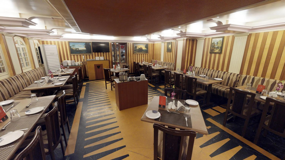 Food & Drinks 5, Pai Viceroy, Jayanagar, Bangalore