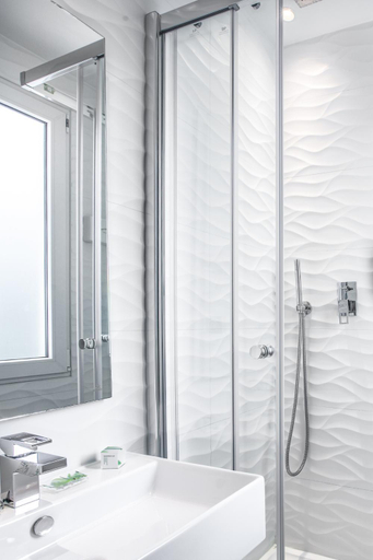 Bathroom 4, Prince Albert Wagram Hotel, Paris
