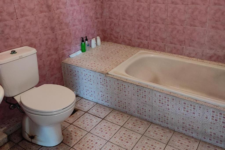 Bathroom 4
