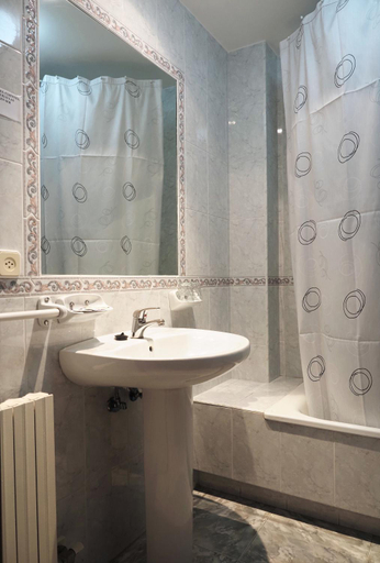 Bathroom 4, Florida Mar Hotel, Pontevedra