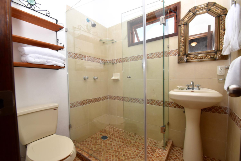 Bathroom, Villas Amalia Hotel, Compostela