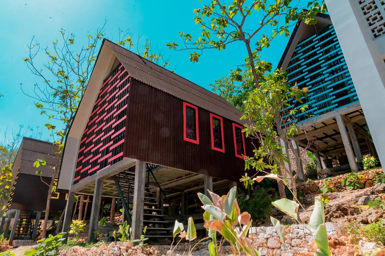 Exterior 4