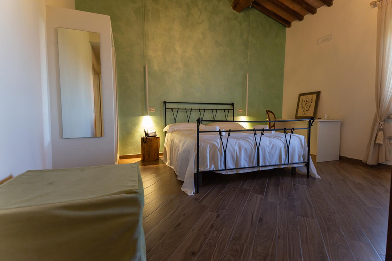 Bedroom 2, Fattoria L'Olmetto, Pisa