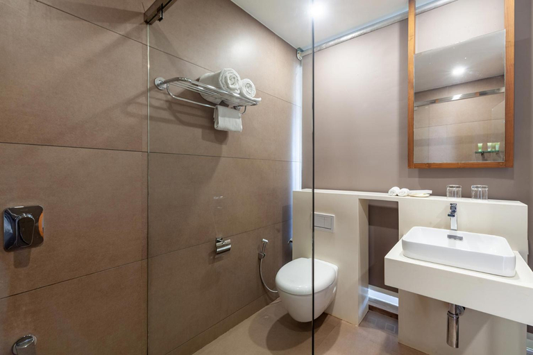 Bathroom, StayVista at The Rain - River Villa with Infinity Pool, Alappuzha