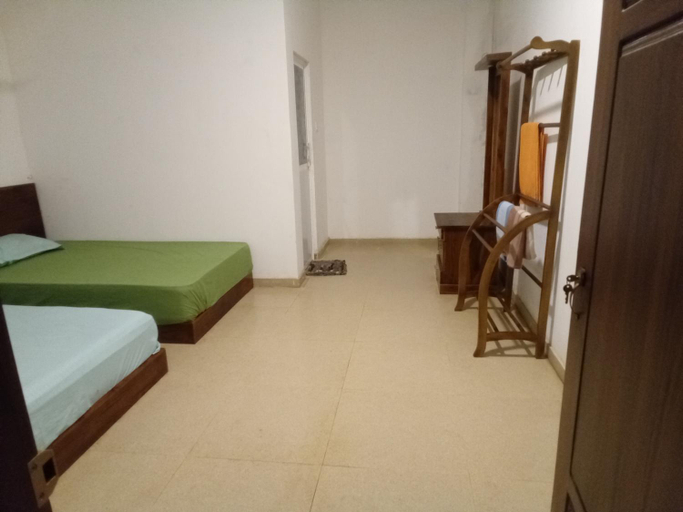 Others 3, Kusuma's Lazy Left hostel, Weligama