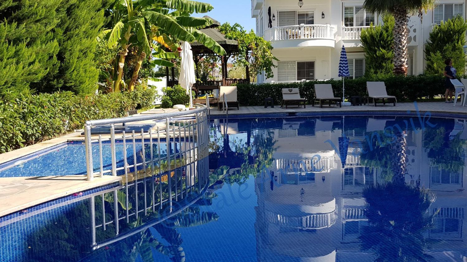 Others 5, Belka Golf Residence (LUX Apart poolside), Serik