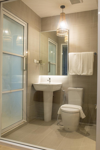 Bathroom 4, LaRio Hotel Krabi, Mueang Krabi