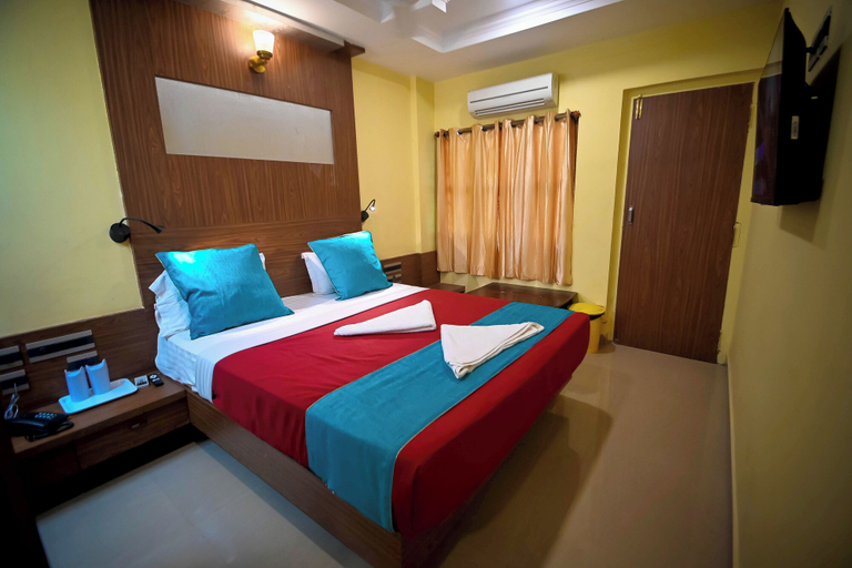 Bedroom 2, Benzy Palace Resort, Uttara Kannada