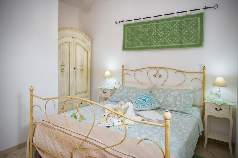 Bedroom 2, Holiday Room Sa Tebia, Oristano