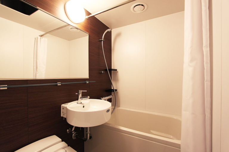 Bathroom 5, Smile Hotel Premium Osaka Hommachi, Osaka