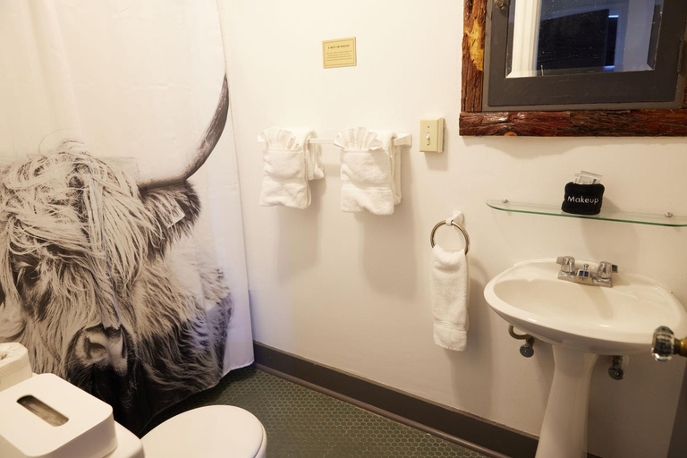 Bathroom 4, Hood River Hotel, Hood River