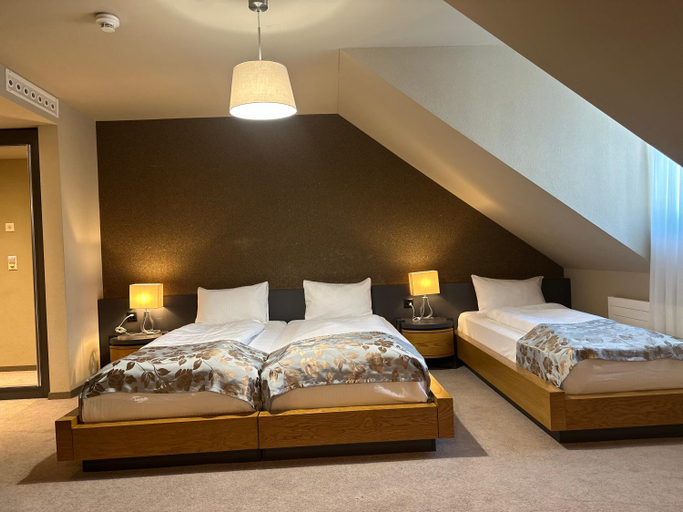 Bedroom 3, Hotel Plaza Winterthur, Winterthur
