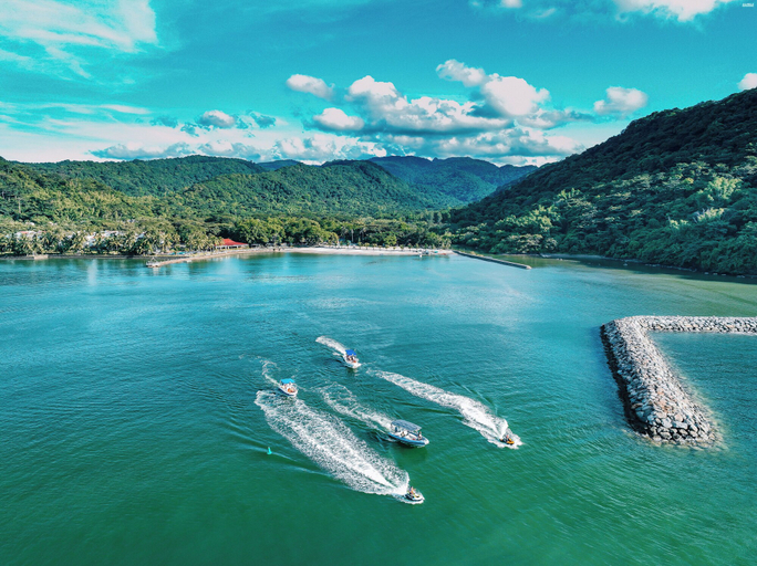 Others 5, The Dome Hotel - Caylabne, Ternate