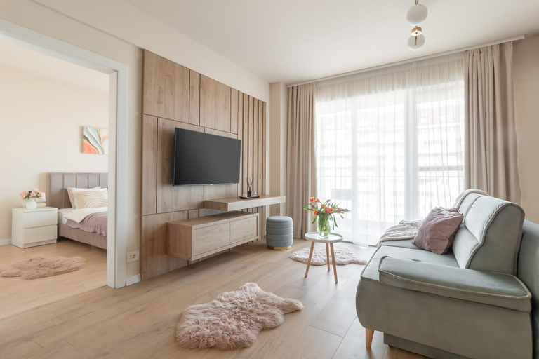 Others 5, Chic Central Oradea -Parcare & Balcon, Oradea
