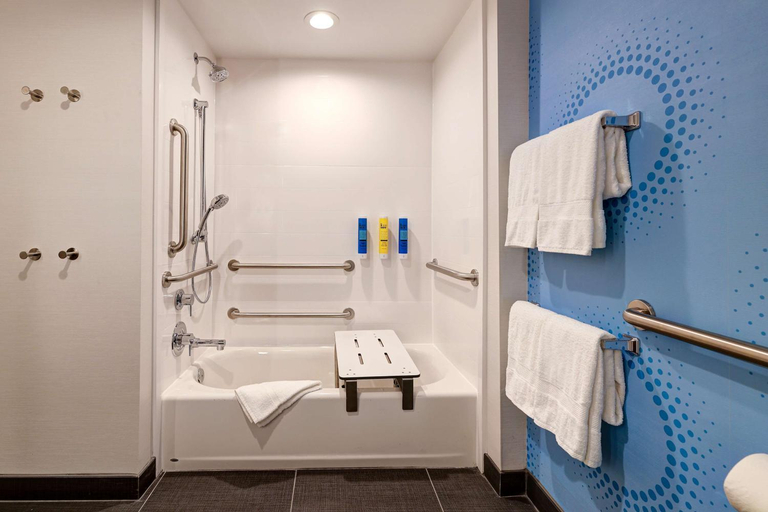 Bathroom 3, Budgetel Inn & Suites, Douglas