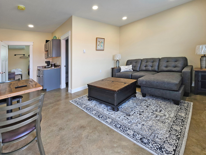 Others 1, Breckenridge Suites, Mercer