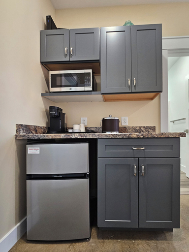Others 5, Breckenridge Suites, Mercer