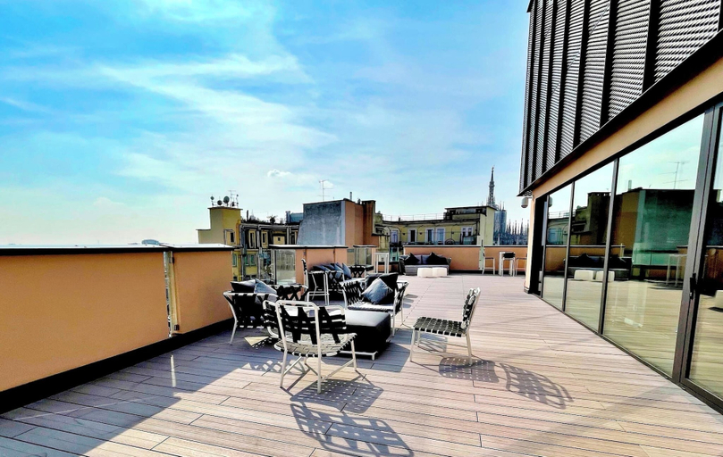 Food & Drinks 5, San Babila Central Tower by Rentopolis - High-end 1bdr with panoramic terrace overlooking Duomo, Milano