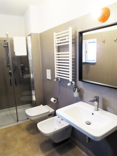 Bathroom 2, Tric Trac Hostel, Napoli