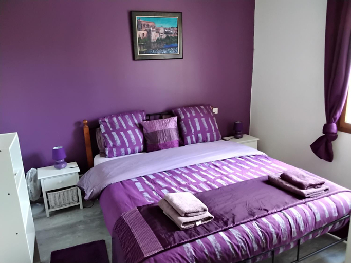 Bedroom, Le violet, Tarn