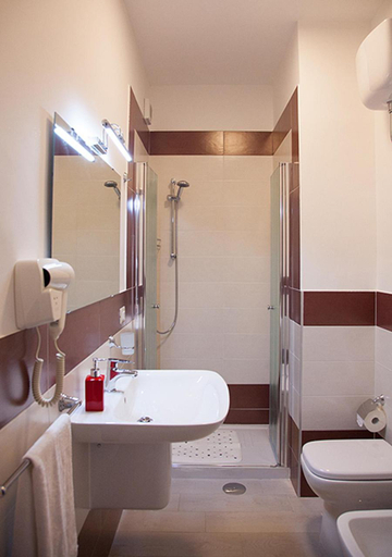 Bathroom 5, B&B Napoli Capitale, Napoli