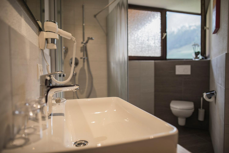 Bathroom 3, Hotel am Hof, Imst