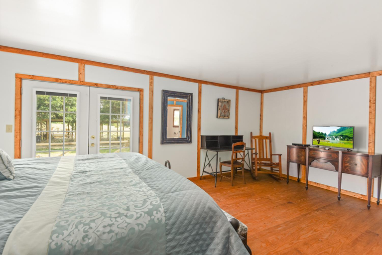 Bedroom 2, Round Top Hotel, Fayette