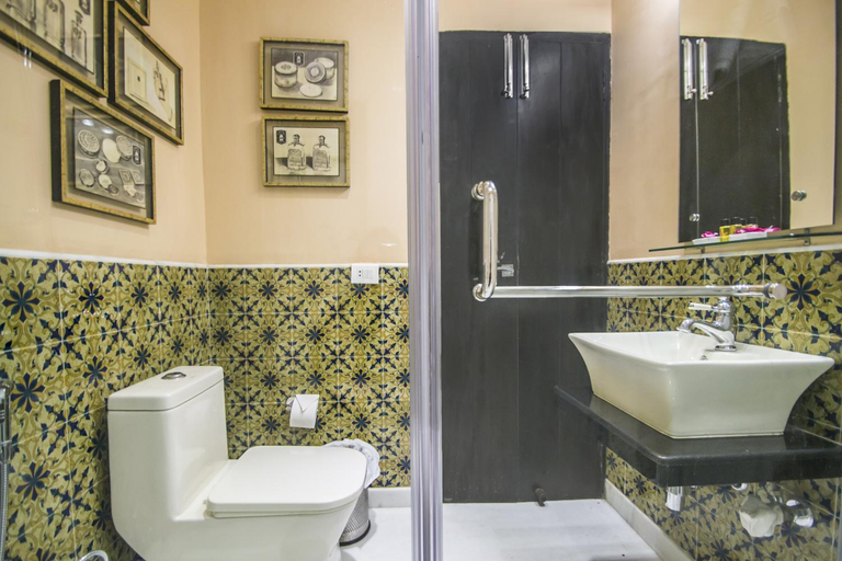 Bathroom 1, Sonaar Haveli, Jaisalmer