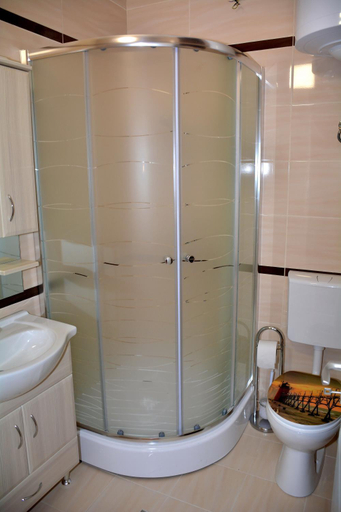 Bathroom 3, Molnar Vendeghaz, Nagykálló
