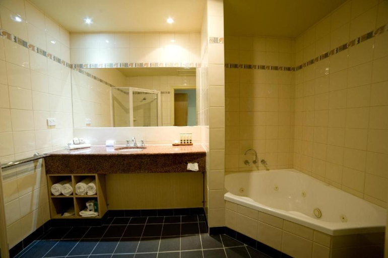 Bathroom 3, Strahan Village, West Coast