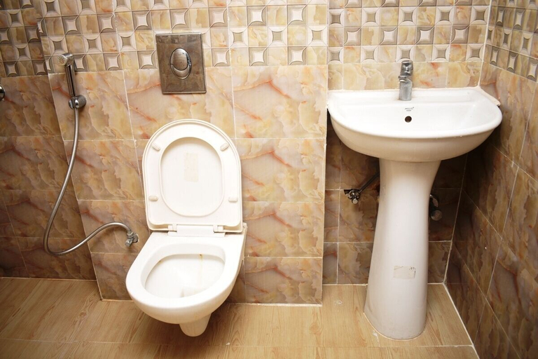 Bathroom, Hotel Jaypee Inn By GRB, Haora