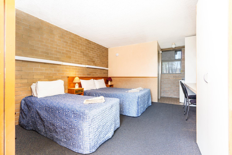 Bedroom 2, Town Centre Motor Inn, Bega Valley