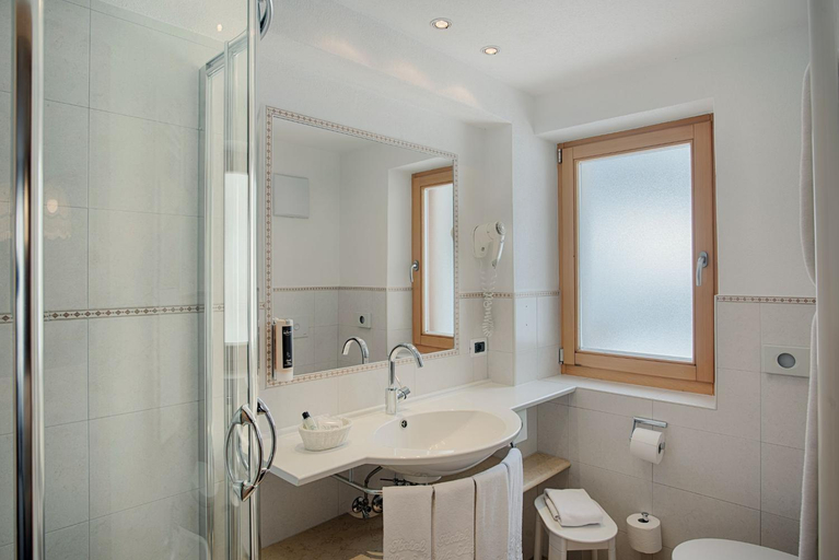 Bathroom 4, Hotel Villa Eden, Bolzano