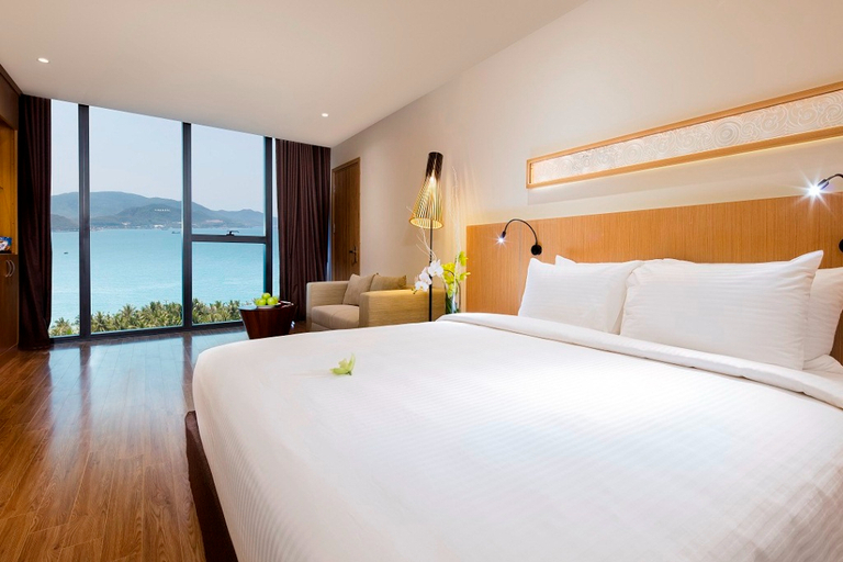 Starcity Nha Trang Hotel Room Type - Premier King Ocean View
