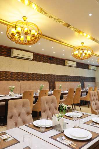 Others 5, Hotel Adora, Delhi