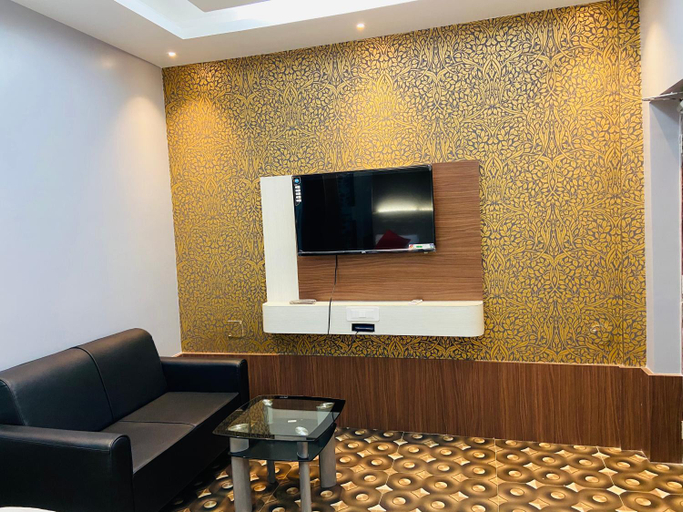 Others 5, Hotel Nishi, Baleshwar