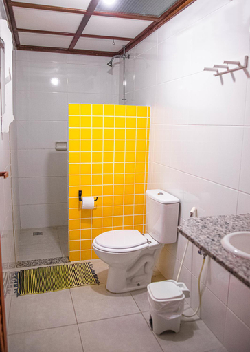 Bathroom 3, Pousada das Gaivotas, Valença