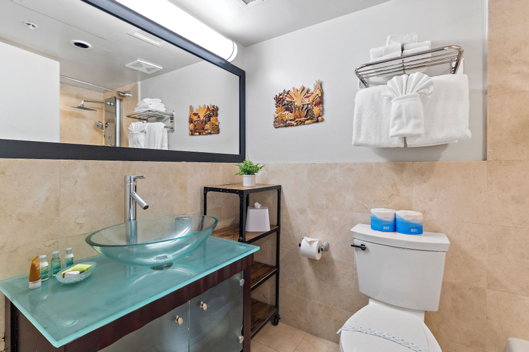 Bathroom 4, Aqua Palms Condo with City View, Honolulu