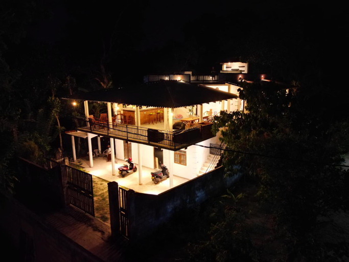 Food & Drinks 4, Cozy Resort, Weligama